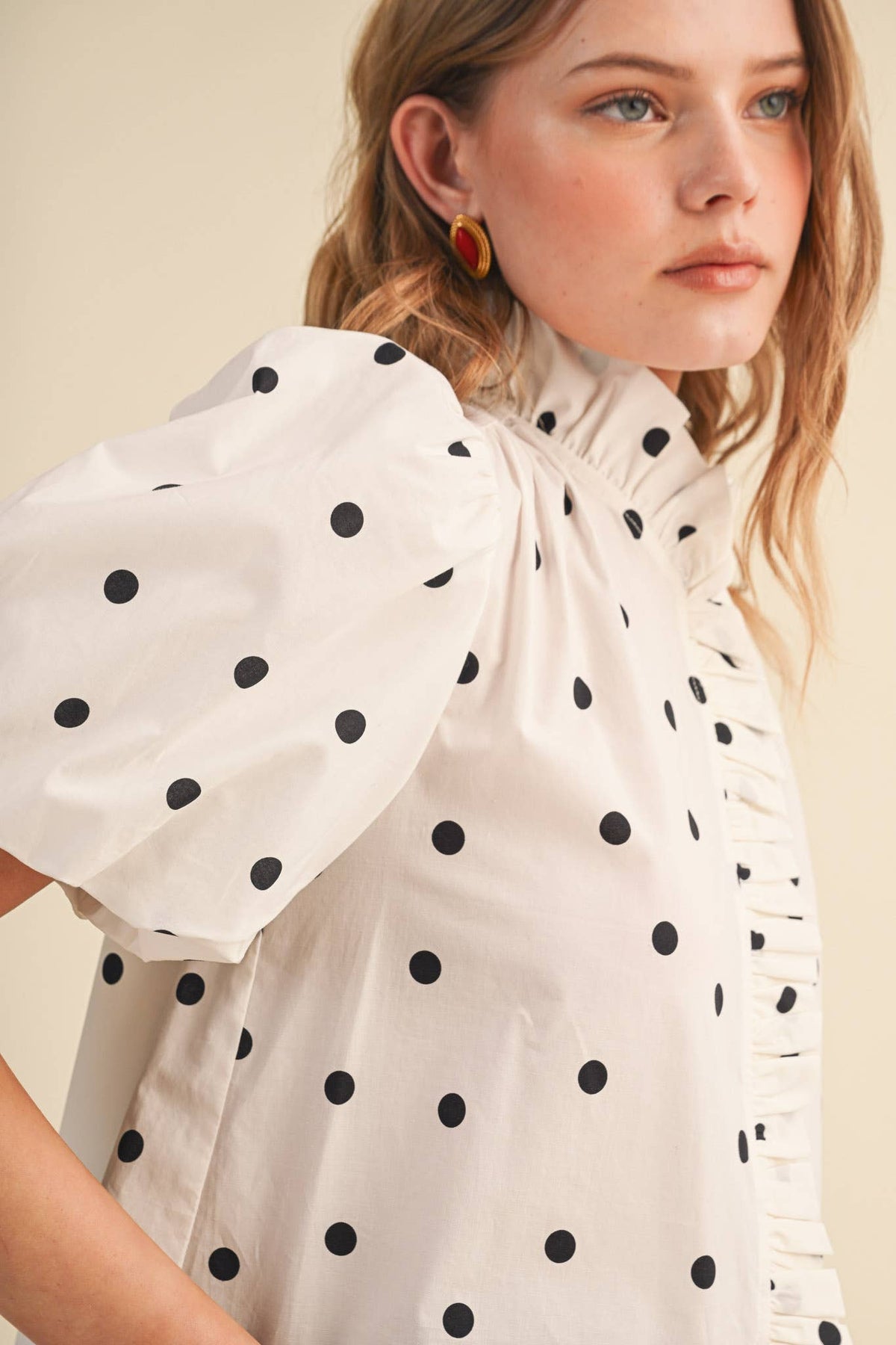 POLKA DOT RUFFLED BUTTON DOWN TOP